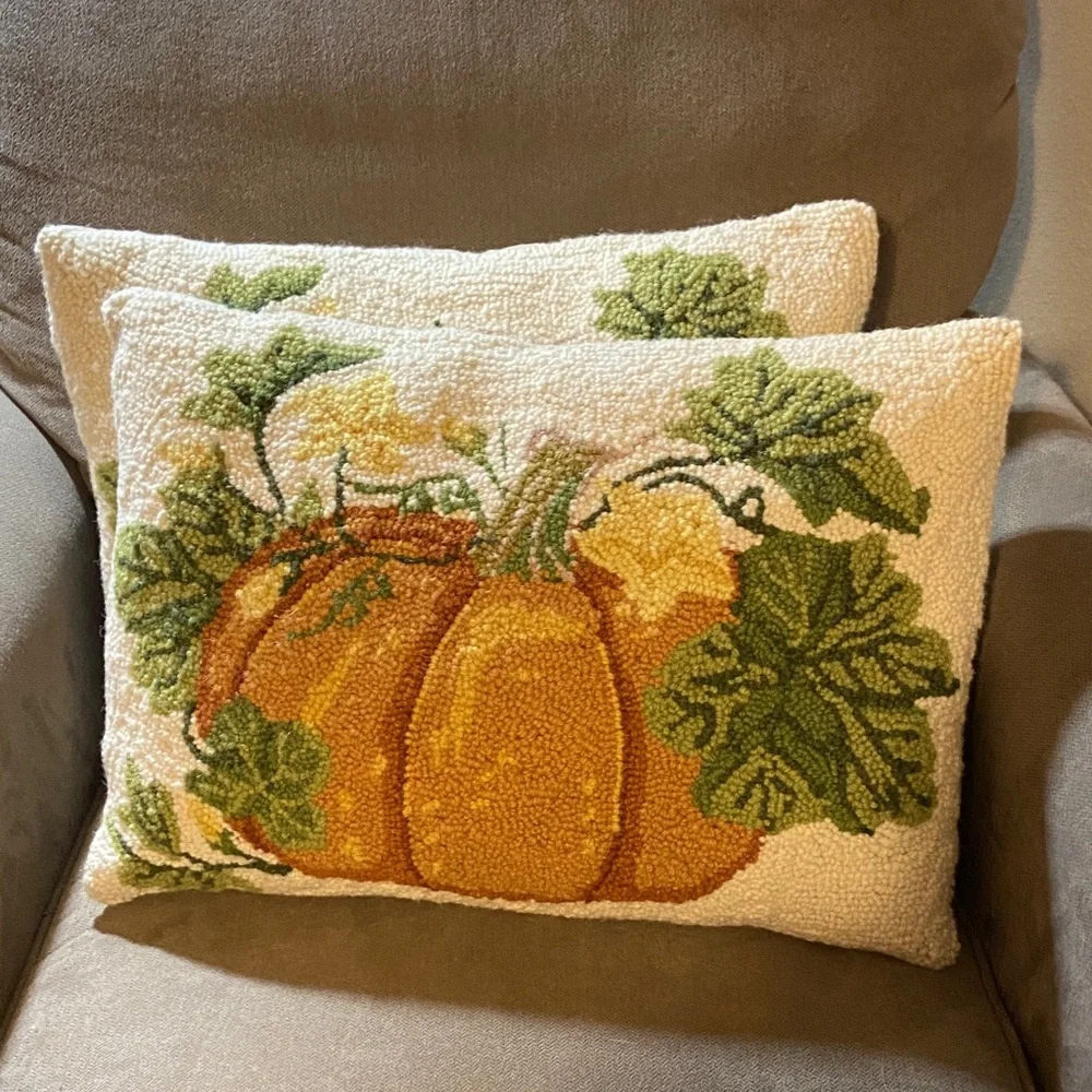 Peking Handicraft Pumpkin Hooked Pillow 14x20 Fall Harvest Decor